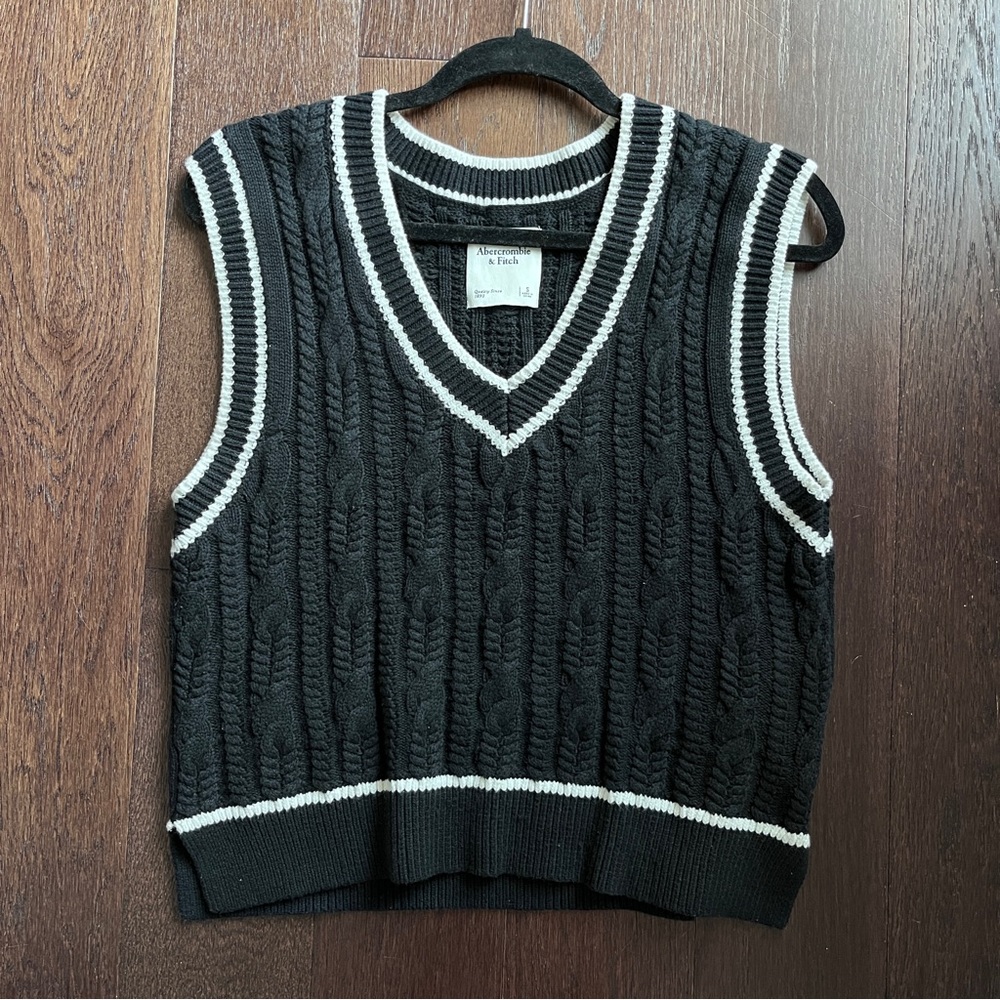Abercrombie & fitch cropped sweater vest